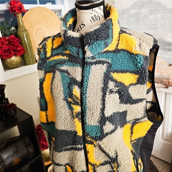 Stussy Colorblock sherpa Jacquard Design sleeveless Vest. - Picture 14 of 15
